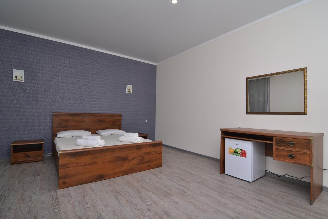 Hotel Apra Pizunda Esterno foto