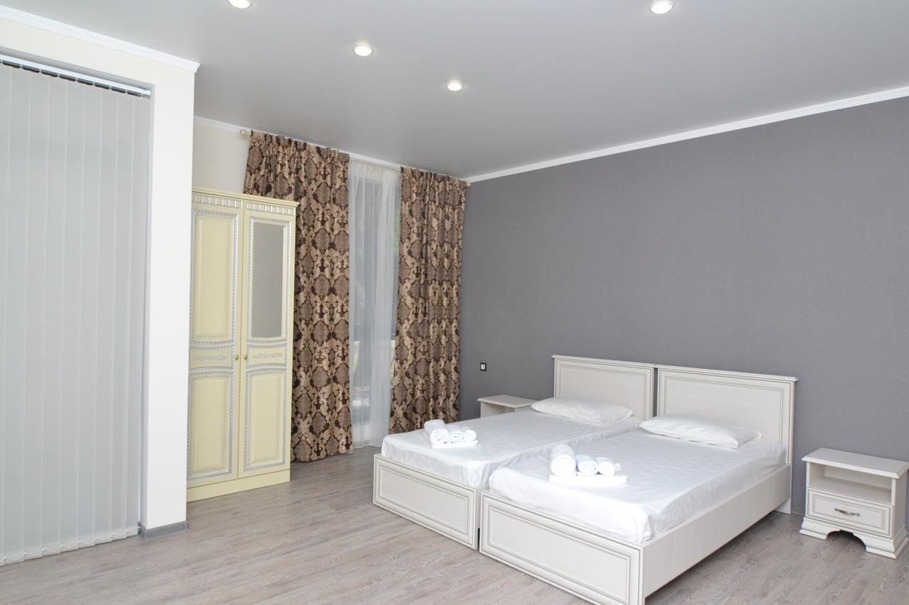 Hotel Apra Pizunda Esterno foto