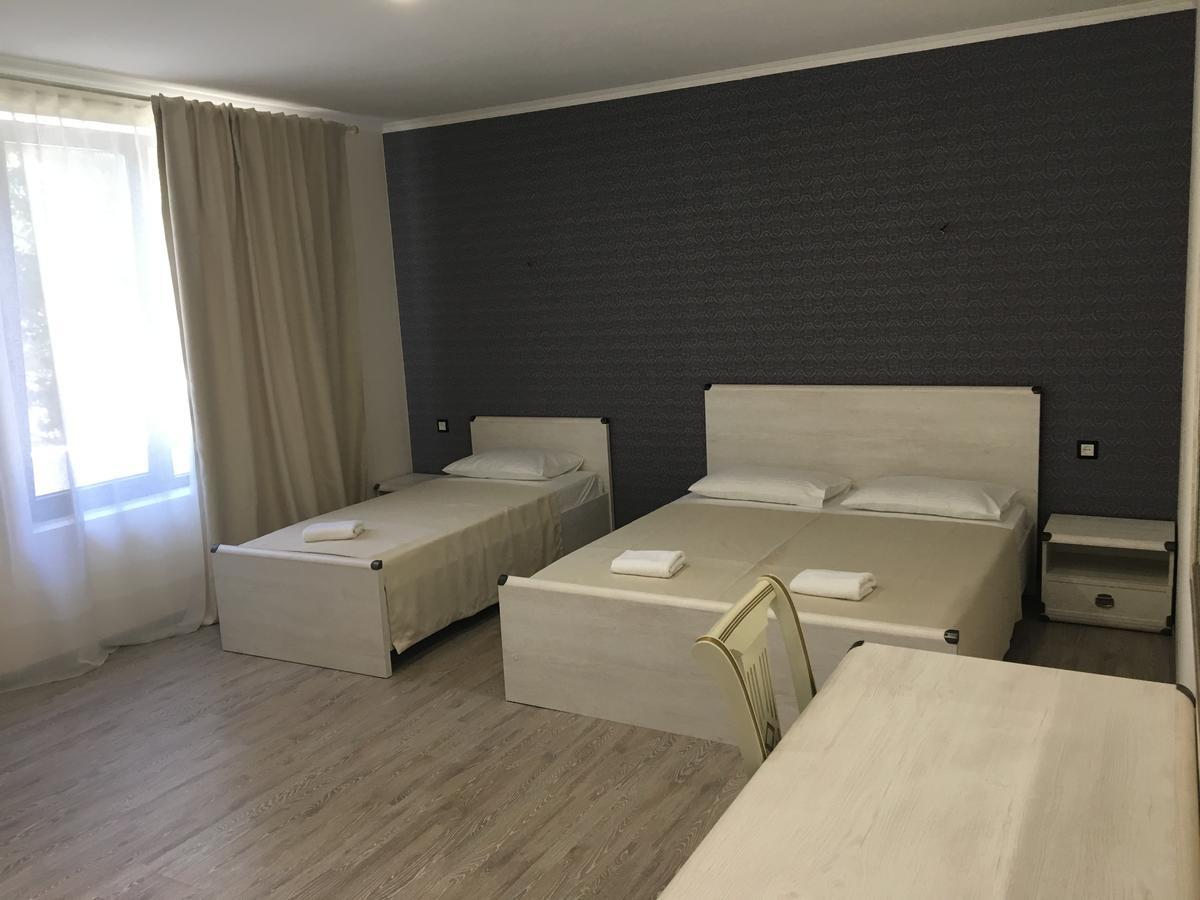 Hotel Apra Pizunda Esterno foto